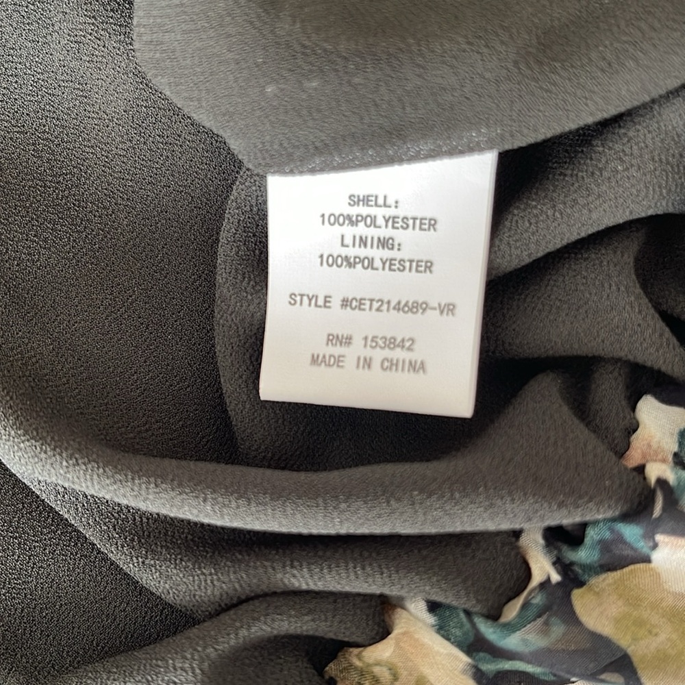 Print blouse by Melloday in size large - Picture 8 of 9